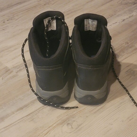 Columbia Newton Ridge Plus Waterproof Hiking Boots for Ladies - Black/Chalk 9 - Picture 3 of 5